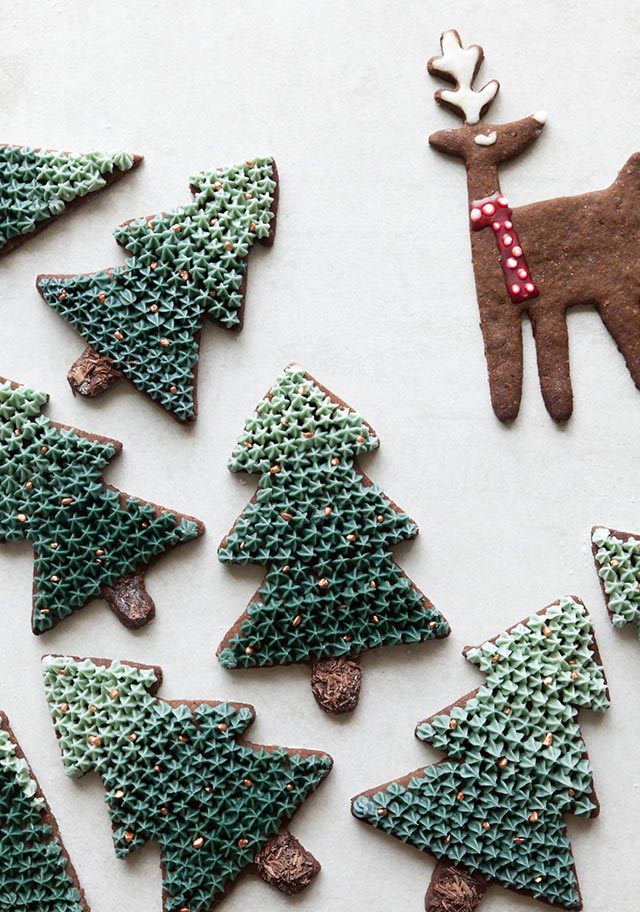 Galletas de Navidad con formas árbol de navidad y reno