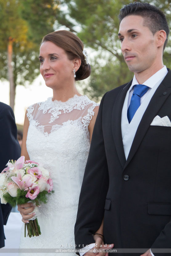 María y Javier durante la ceremonia civil