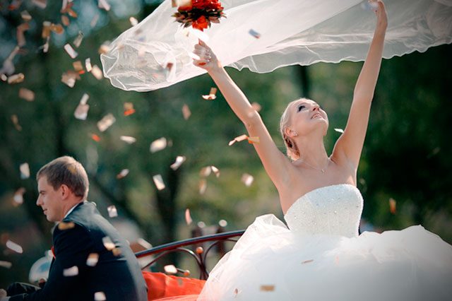 Las ventajas e inconvenientes de las bodas de día